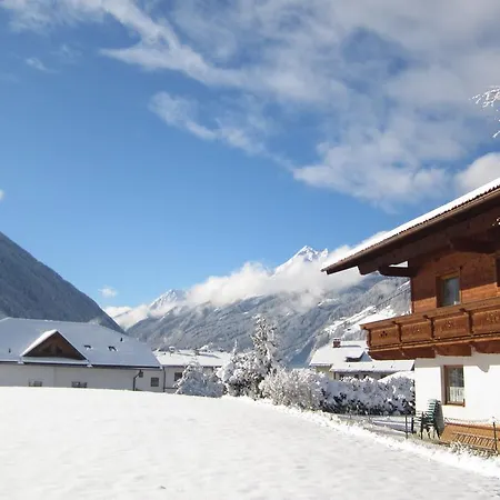 Manuela * Нойштіфт-ім-Штубайталь