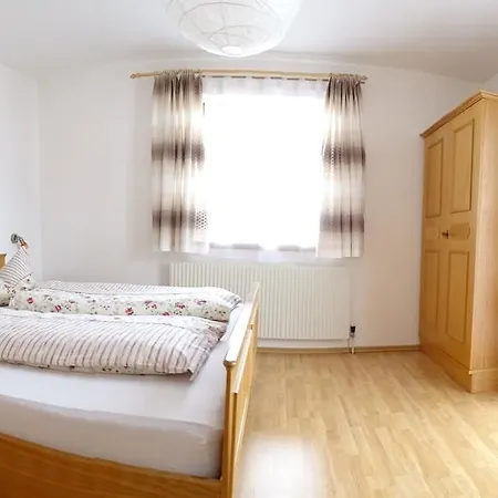 Manuela Нойштіфт-ім-Штубайталь