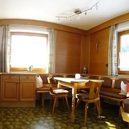 Manuela Нойштіфт-ім-Штубайталь